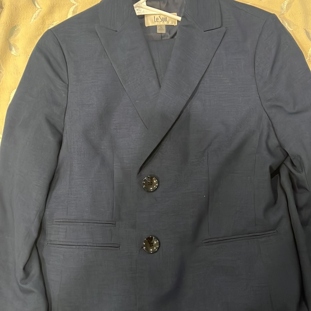 (60 % OFF) Le Suit Navy Blazer and Pant, Size 14